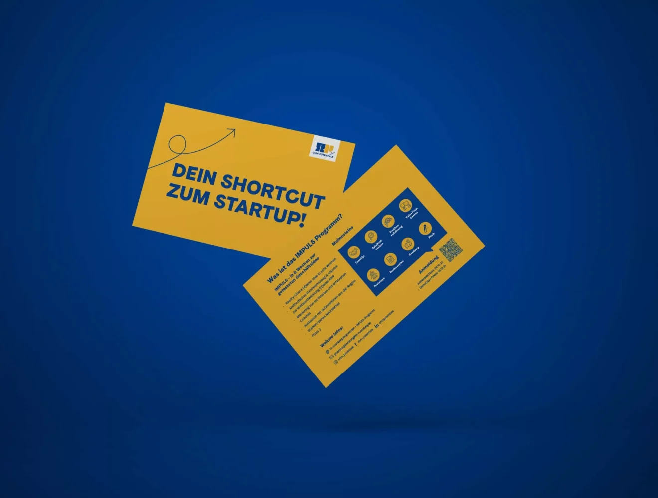 Zwei gelbe Flyer mit dem deutschen Text DEIN SHORTCUT ZUM STARTUP! schweben vor einem blauen Hintergrund. Die Flyer Icons zeigen Aufzählungspunkte und einen QR-Code für eine Veranstaltung oder ein Programm mit Fokus auf Startups.